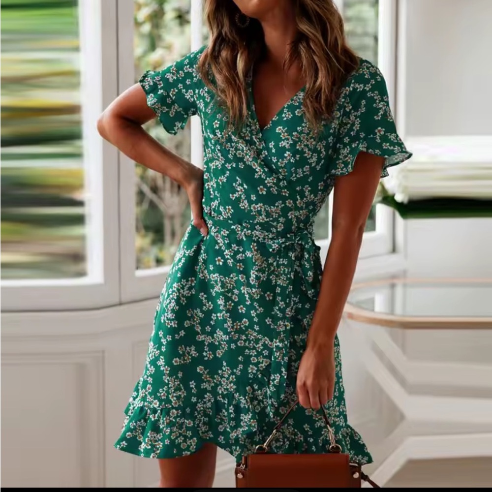Lot of 3 Floral Wrap Summer Dresses - Red, Green Large - Picture 5 of 12